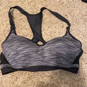 Victoria’s Secret sports bra size 34C